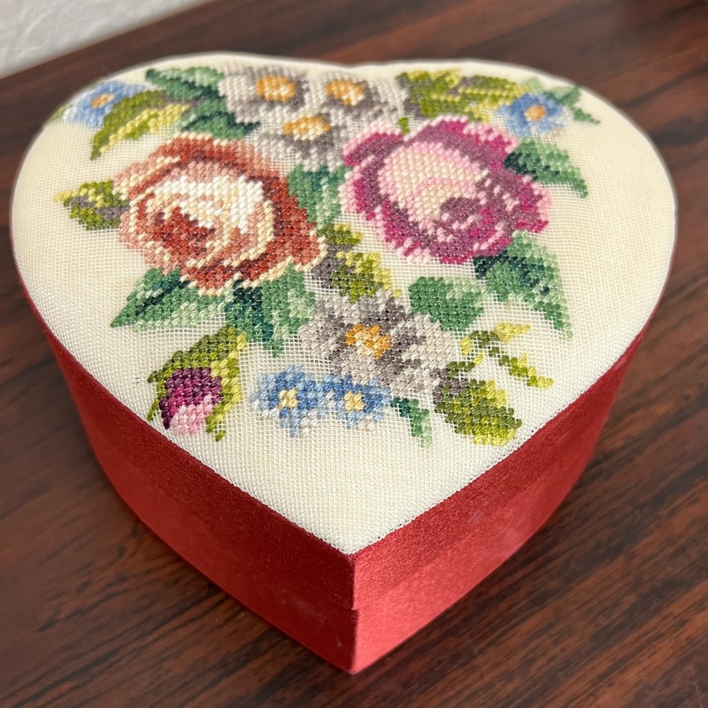 Fetco embroidered satin heart shaped box for keepsakes from Smithsonian gift